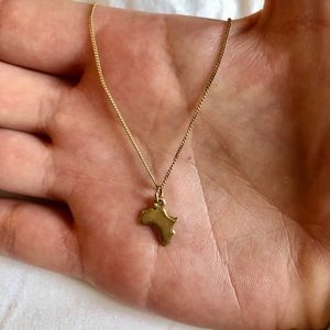 Dainty Africa good necklace